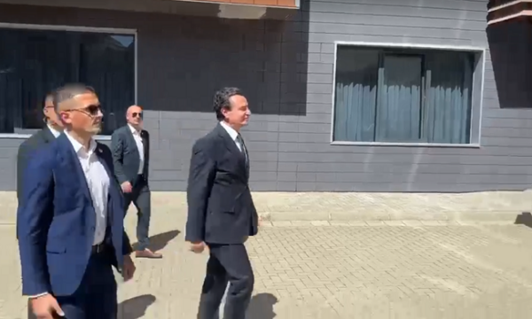Kurti arrin në Presidencë për takim me Osmanin