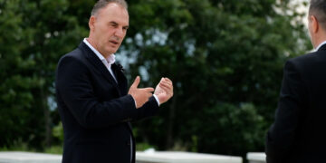 Gjykata obligon KGJK-në t’ia paguajë Fatmir Limajt mbi 57 mijë euro për qëndrimin pa të drejtë në paraburgim e arrest shtëpiak
