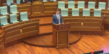 Krasniqi: Kurti po tenton të instalojë diktat në Kuvend