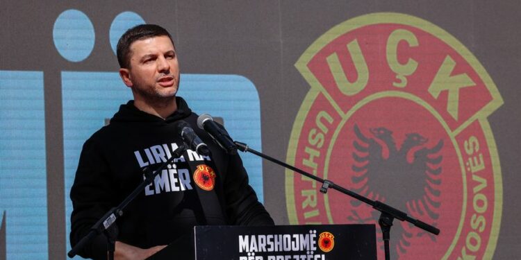 Krasniqi fton qytetarët t’i bashkohen protestës kundër Speciales: Me çlirimtarët, për drejtësi, për Kosovën