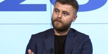 Çka (s’)na tha policia, pasi i vdiq ni qytetar në pranga?