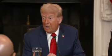 “SHBA do të hapë qendra ushqimore në Gaza, pa gardhe e kufizime”, thotë Trump