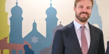 Zyrtari amerikan në Kosovë, zyra e Kurtit thotë se do të ketë takim