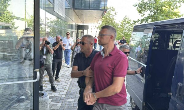 Aprovohet marrëveshja për pranim fajësie ndaj Igor Popoviqit, 6 muaj burgim zëvendësohet me 3 mijë euro gjobë dhe dëbim 2-vjeçar nga Kosova