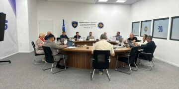 Përfaqësuesi i pushtetit, Alban Krasniqi, me parullë për Listën Srpska në mbledhje të KQZ’së