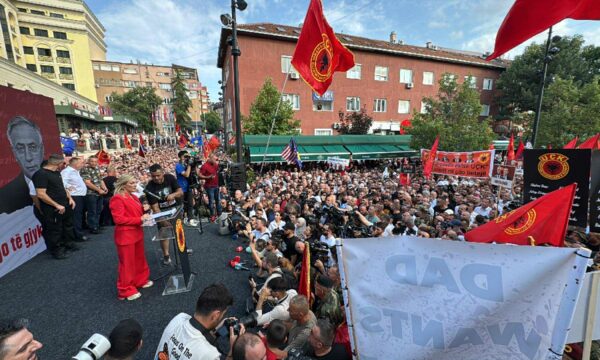 Ismaili: Protestat si ajo e djeshmja nuk duhet të ndalen deri në rrëzimin e Speciales