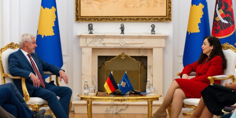 Drejtori gjerman për Ballkanin në Prishtinë, Osmani kërkon dialog me afate dhe objektiva të qarta