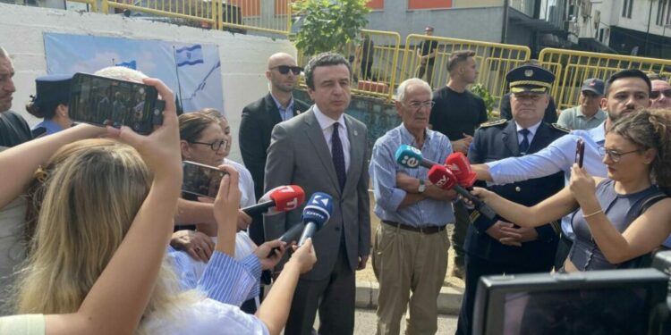 Homazhe dhe memorial për Triumf Rizën, Kurti: Hero kundër bandave kriminale