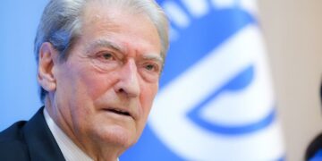 Berisha ‘mbron’ Erion Veliajn: Iu shkelën të drejtat!