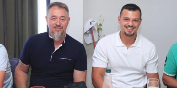 Sami Lushtaku në takim me djalin e Hashim Thaçit e me ish-bashkëluftëtarë