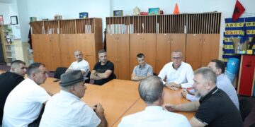 Lushtaku takon kryetarët e disa nëndegëve të PDK-së: Jemi në rrugën e duhur drejt fitores!