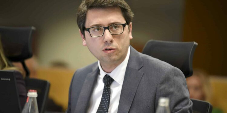 RTK i kërkoi kredi për dalje nga kriza, Hekuran Murati ia lë fajin opozitës