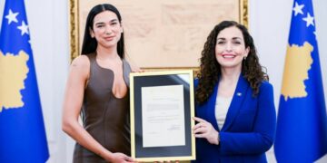 The Guardian: Dua Lipa “ndihet mirënjohëse” pasi Presidentja e Kosovës i dha shtetësinë