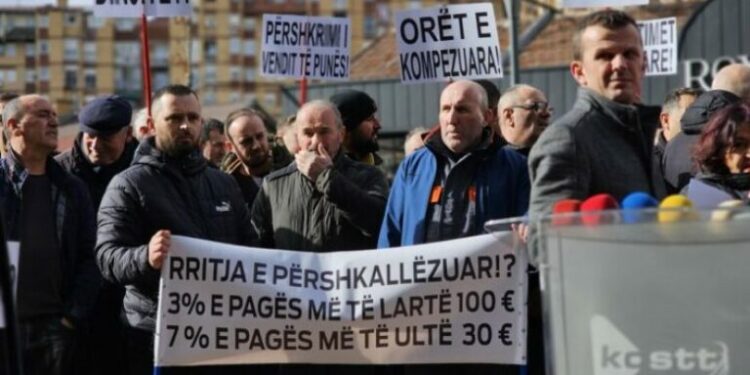 Punëtori i KOSTT-it: Mos na maltretoni, paga na u rrit vetëm 38 euro pas 10 vjetësh pritje