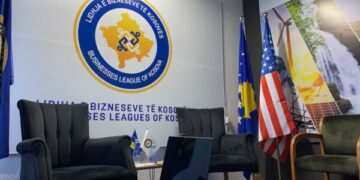 Lidhja e Bizneseve: ZRRE të zbatojë vendimet e gjykatës, të pezullojë menjëherë vendimin për daljen në treg të hapur të energjisë