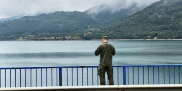 FSK-ja në veri, britaniku që stërviti ushtarët tregon se atje shkuan dy herë të tjera