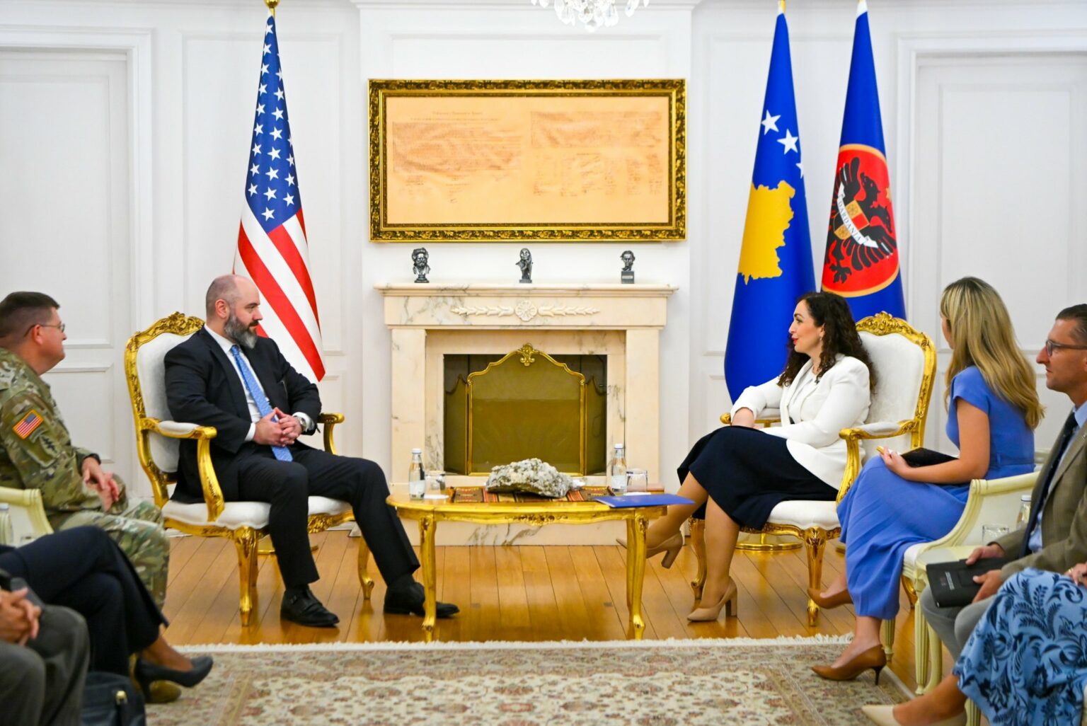 Çka u diskutua në takimin Osmani-Baker? Tregon Presidenca