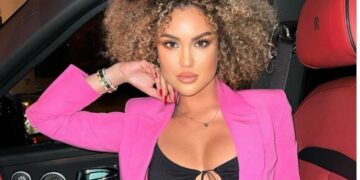 Arta në bikini, ngriten edhe më shumë temperaturat