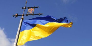 Dronët ukrainas godasin shënjestra në Rusi