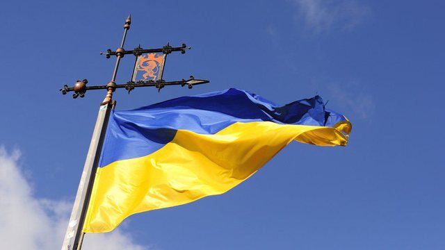 Dronët ukrainas godasin shënjestra në Rusi