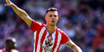 Xhaka me shiritin e kapitenit në krah, por debutimi i tij me Sunderland vjen me humbje