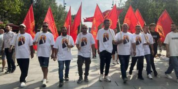 Nis grumbullimi i protestuesve në sheshet e Prishtinës