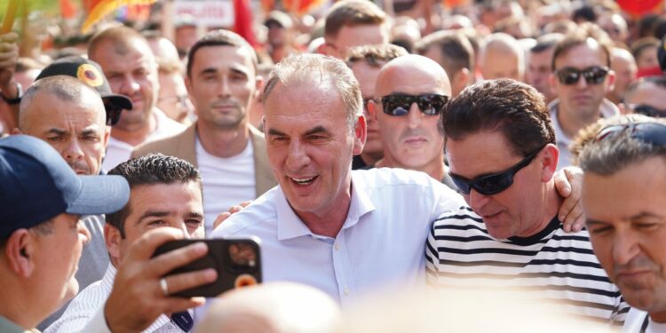 “Para pesë vitesh propozova…”- Limaj pas protestës thotë se Kuvendi dështoi në monitorimin e Gjykatës Speciale