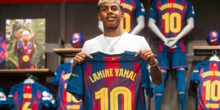 Fanella me numër 10 e Lamine Yamal thyen rekordet te Barcelona – më e shtrenjta dhe më e shitura në histori