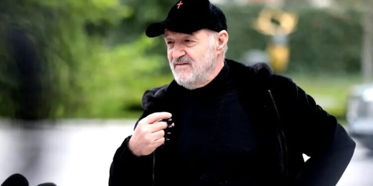 “Më thanë që ka dhunë”- Presidenti i klubit rumun që do të luajë me Dritën thotë se do t’i marrë 20 truproja në Kosovë