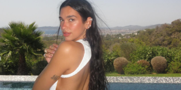 Pas pushimeve në Shqipëri, Dua Lipa shkon në Ibiza: Mezi pres të festoj ditëlindjen e 30-të