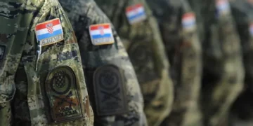 Media kroate: Piloti kroat i KFOR-it dhe e dashura e tij nga Kosova arrestohen nën dyshimin për spiunazh te Lista Serbe
