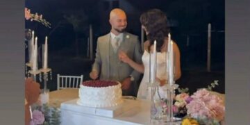 Dasmë magjike, këngëtarja kosovare kurorëzon dashurinë