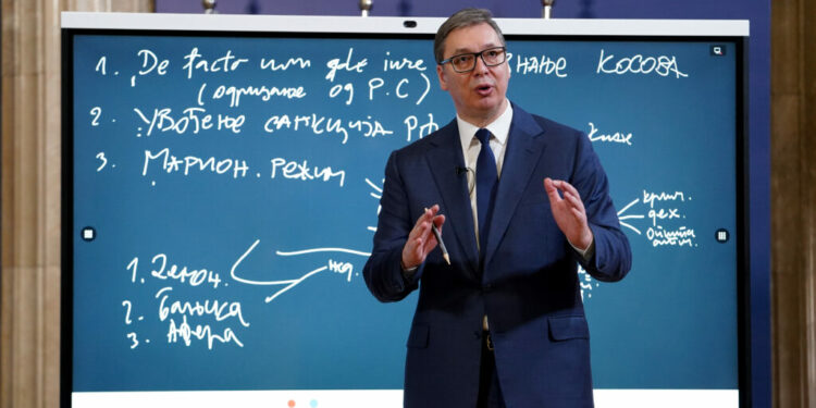 Editoriali i Financial Times: Mos e llastoni më Vuçiqin