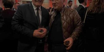 Vrasja në Gjilan: Sveçla kritikon organet e drejtësisë për lënien në liri të fajdexhiut me të cilin ishte fotografuar