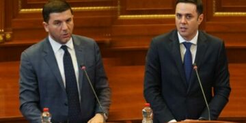 Krasniqi i kundërpërgjigjet Abdixhikut: Do të ishte mirë të bëhet pjesë e zhbllokimit, e kam lut me bo qeverinë e ish-opozitës