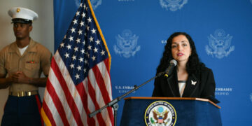 Osmani nënshkruan Dekretin Presidencial, rreshtohet me SHBA-në në luftën kundër terrorizmit