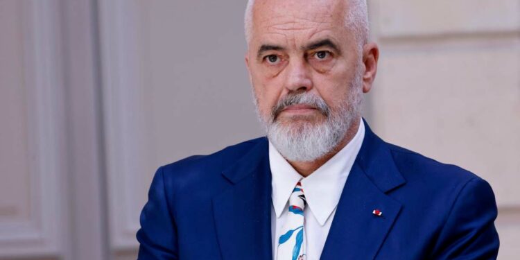 A do marrë pjesë Edi Rama në protestën e sotme kundër Gjykatës Speciale?