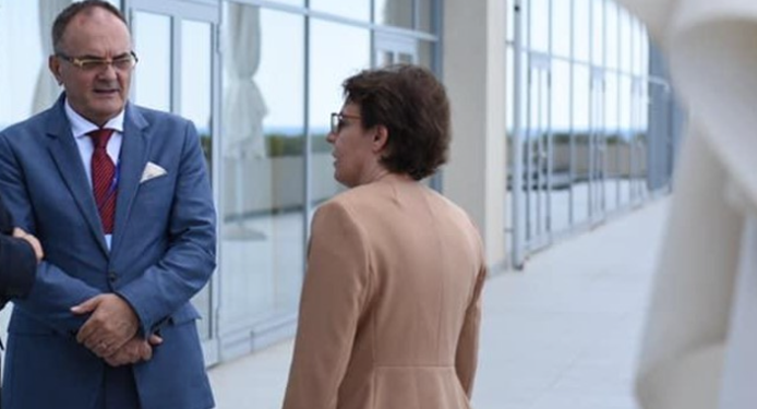 Donika Gërvalla mohon aferat korruptive, e mbron edhe Martin Berishajn