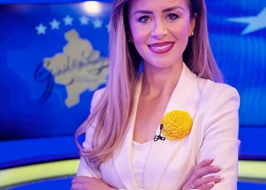 Punëtorët e RTK-së pa rroga, gazetarja publikon mesazhin që banka ia dërgoi për pagesën e kredisë
