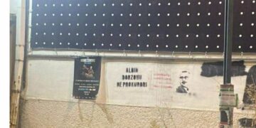 Edhe Peja mbulohet me grafite: “Albin dorëzohu në prokurori