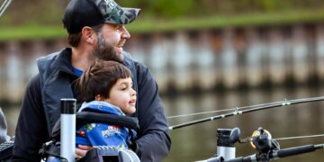 Ushtria ngriti nivelin e ujit të një lumi në Ohio që JD Vance dhe familja e tij të udhëtonin me varkë