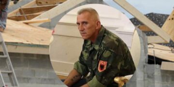 E rëndë: Veterani i UÇK-së që vdiq sot, kishte ardhur për pushime dhe shkoi t’i ndihmojë motrës për ndërtimin e shtëpisë – ra nga kulmi
