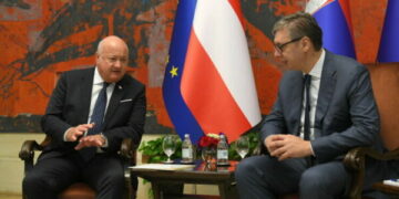 Kancelari austriak i befasuar nga reagimi i Vuçiqit pas pyetjes së një gazetari