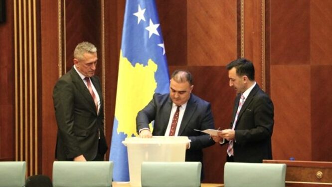 Nenad Rashiq dështon të bëhet kryetar edhe pse kishte mbështetjen e madhe të Kurtit e VV, eliminohet nga gara