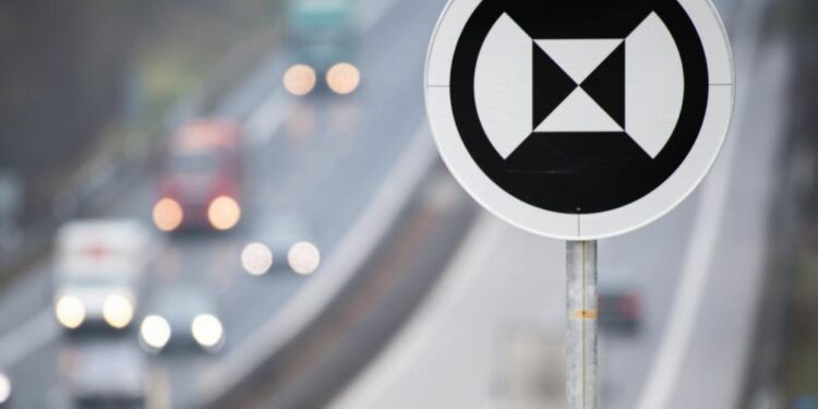 E vendosën këtë tabelë, në Gjermani, vetëm në 13 vende, a e dini kuptimin e saj?