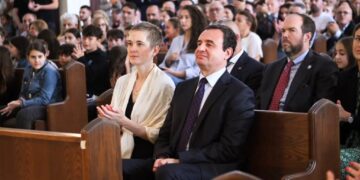 Kurti takon bashkatdhetarët në Qendrën “Nëna Terezë” në Hartsdale të Nju Jorkut