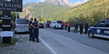 IKMT vijon prishjet në Valbonë, banorët çmontojnë vetë ndërtimet pa leje