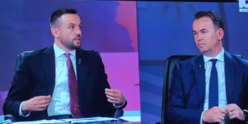 Tahiri ia kujton se komesacionin e tokave nuk mund ta bëjë kryetari i Komunës por qeveria e agjensioni kadastral, Peci më në fund e pranon por thotë se ka vullnet