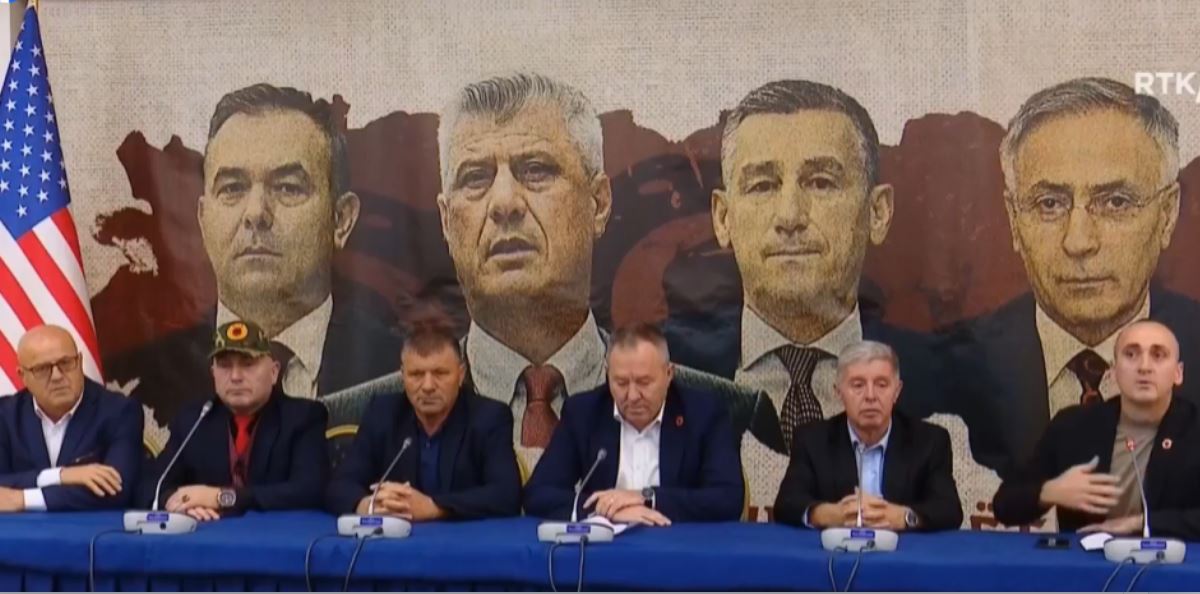 “Drejtësi për çlirimtarët” – Më 17 tetor mbahet protestë në Tiranë, tubimi në sheshin “Skënderbej”