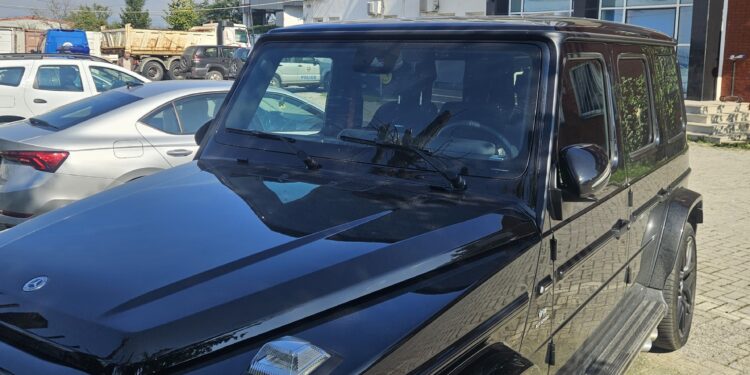 Policia sekuestron një mercedes me vlerë 160 mijë euro, pronari kishte detyrime të pashlyera në Gjermani